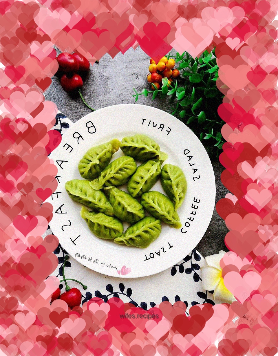 Willow leaf dumplings stuffed with cabbage and pork