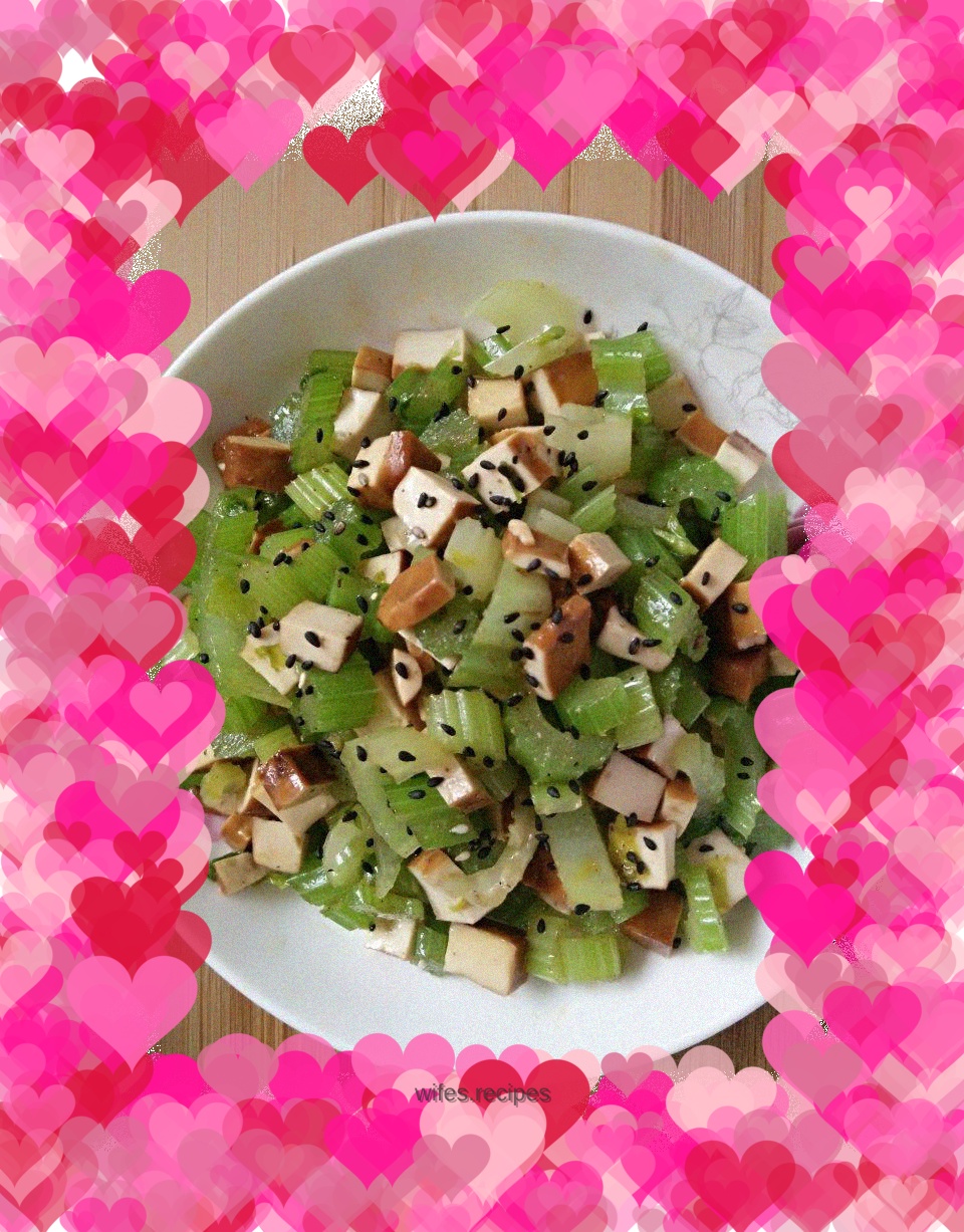 Celery mixed with dried tofu