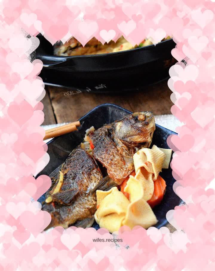 Thousand carrots and crucian carp stew