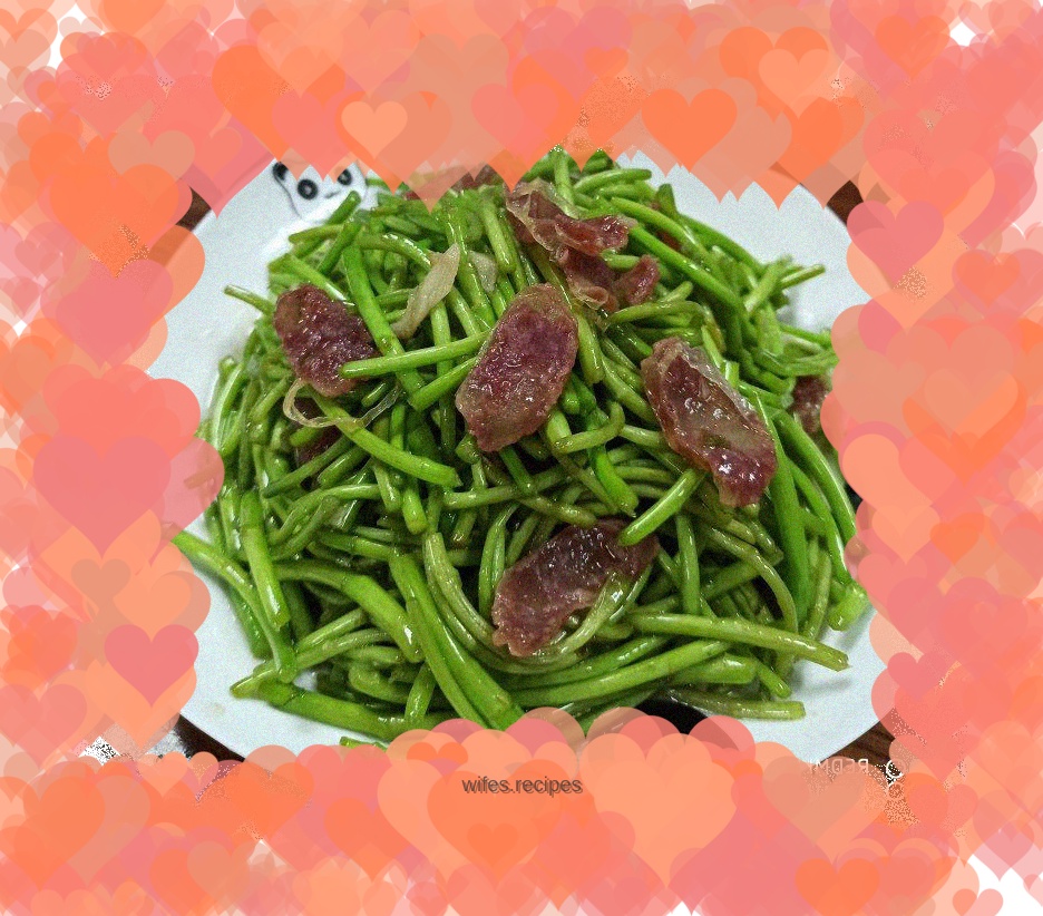 Stir-fried Sausage with Artemisia and Artemisia