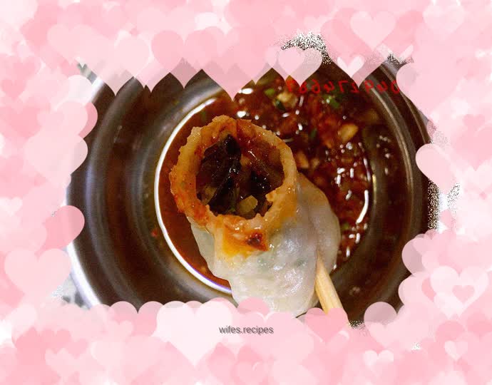 Mom’s taste—hot noodles and steamed dumplings