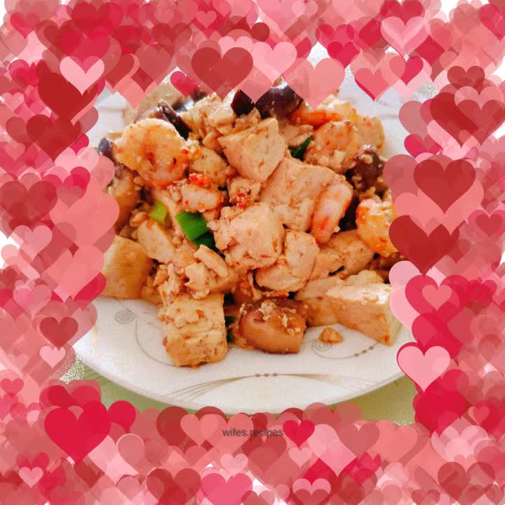 in the south. Stir-fried tofu with mushrooms and shrimps