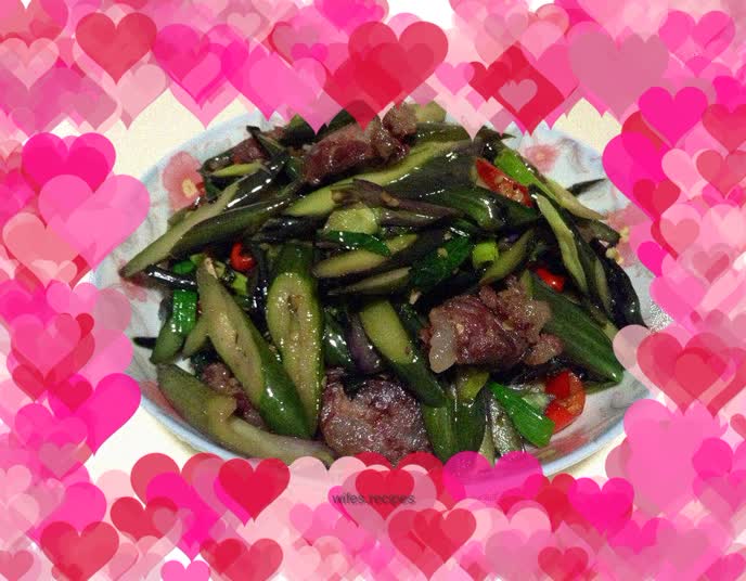 Not spicy enough ----------- Hunan smoked sausage stir-fried with red cabbage and greens
