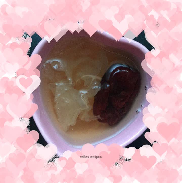 Red dates and white fungus soup