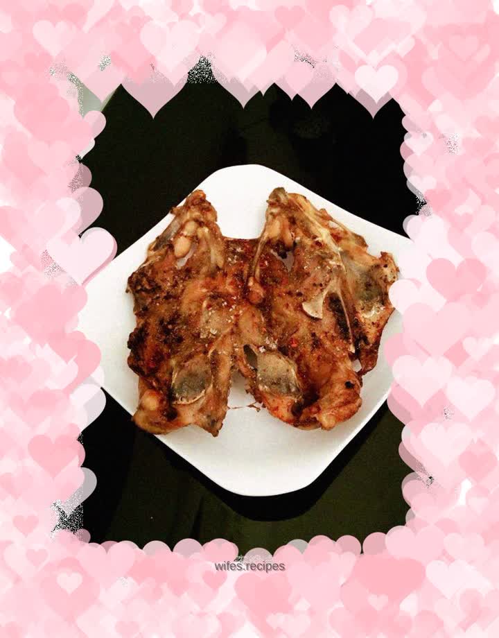 Raw grilled chicken rack