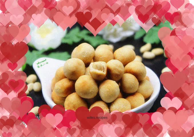 Crispy roasted multi-flavored peanuts