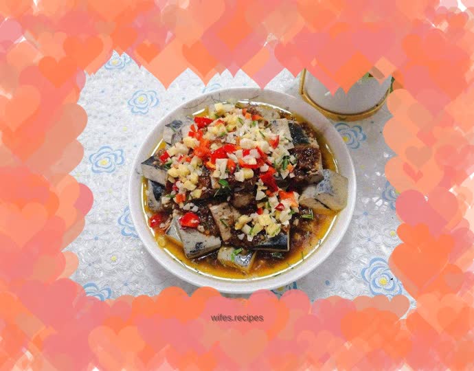 Steamed stinky tofu with chopped pepper