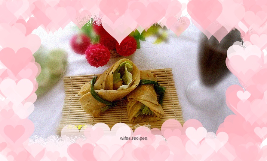 Flatbread rolls with fried dough sticks