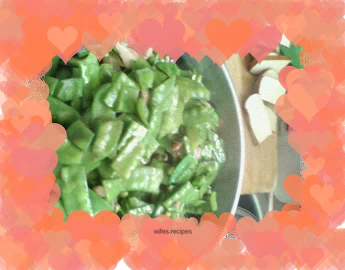 Stir-fried pork with lentils