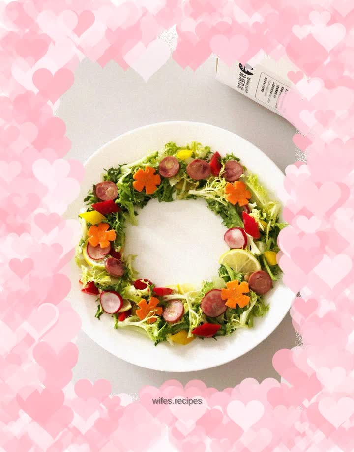 Delicious Lemon Wreath Salad