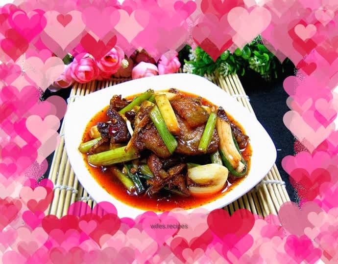 Proportion is very important——twice-cooked pork with garlic sprouts