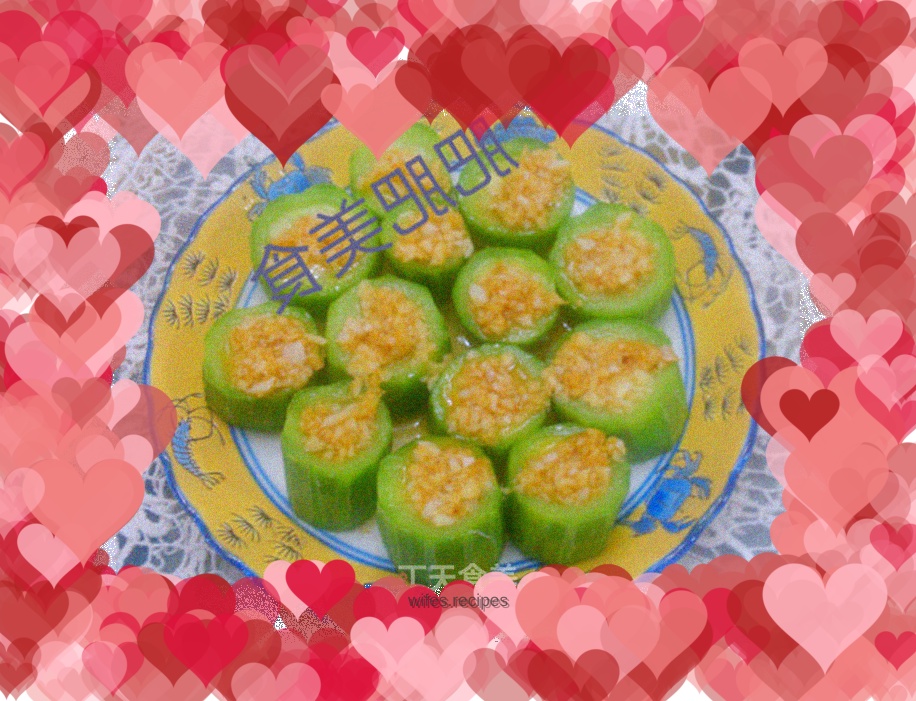 Steamed loofah with garlic