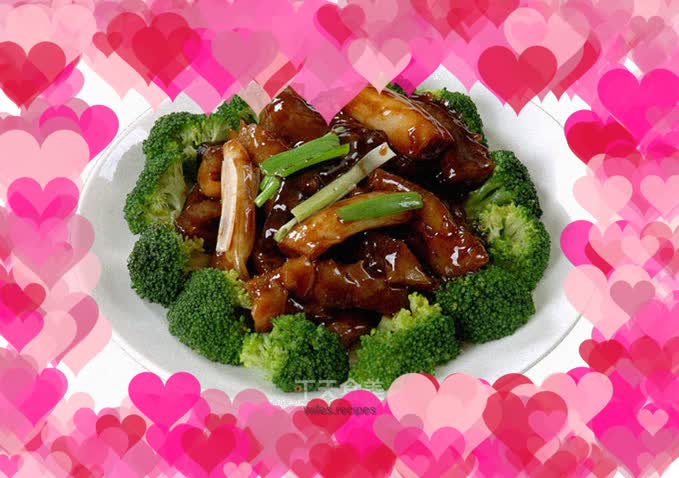 A must-have dish for festivals--roasted sea cucumber with green onions