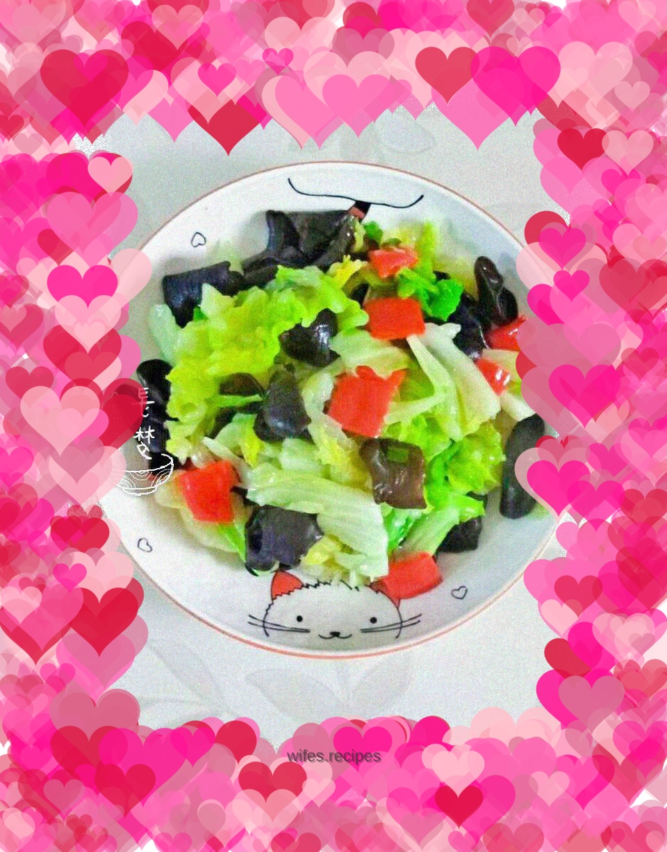 Stir-fried fungus with hand-shredded cabbage