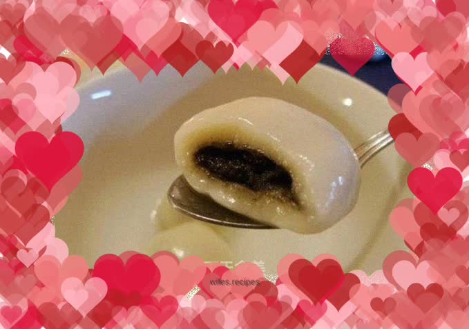 Black sesame and osmanthus glutinous rice balls