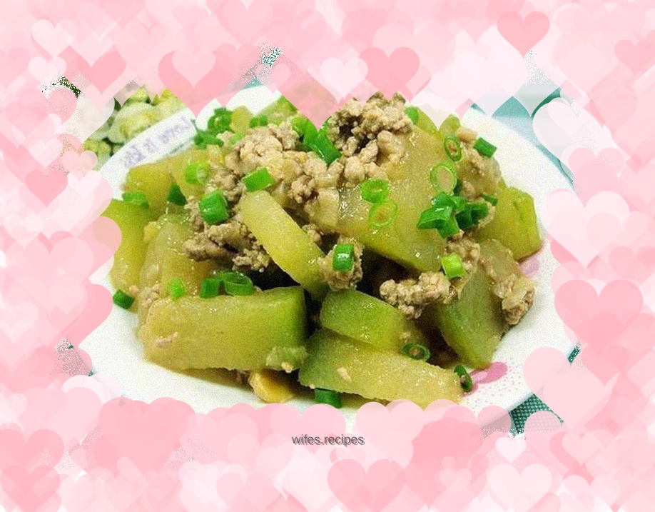 My son loves to eat minced meat and winter melon