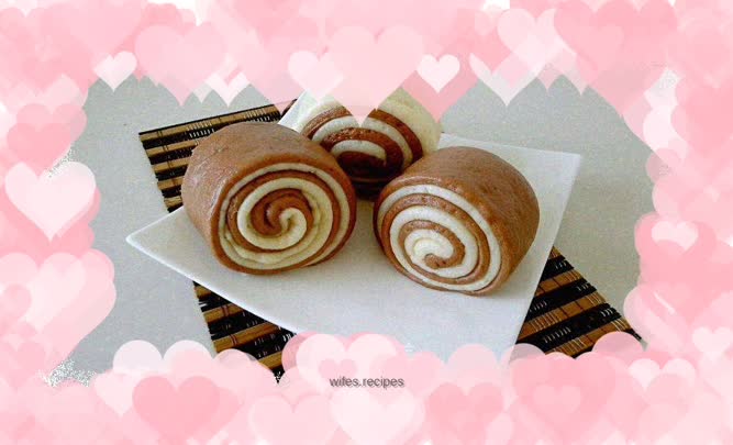Two-color steamed roll