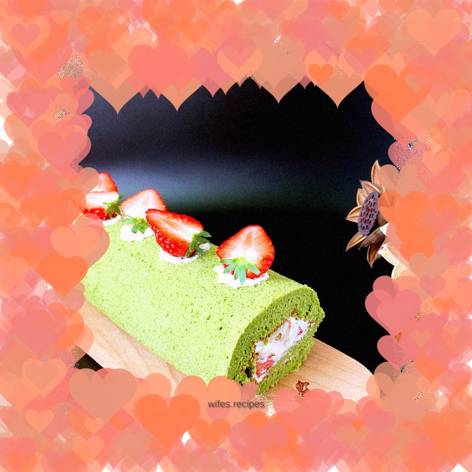 Matcha strawberry roll