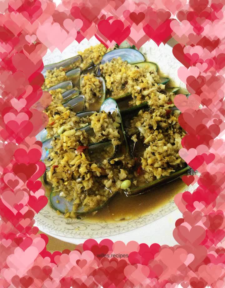 Steamed mussels with garlic