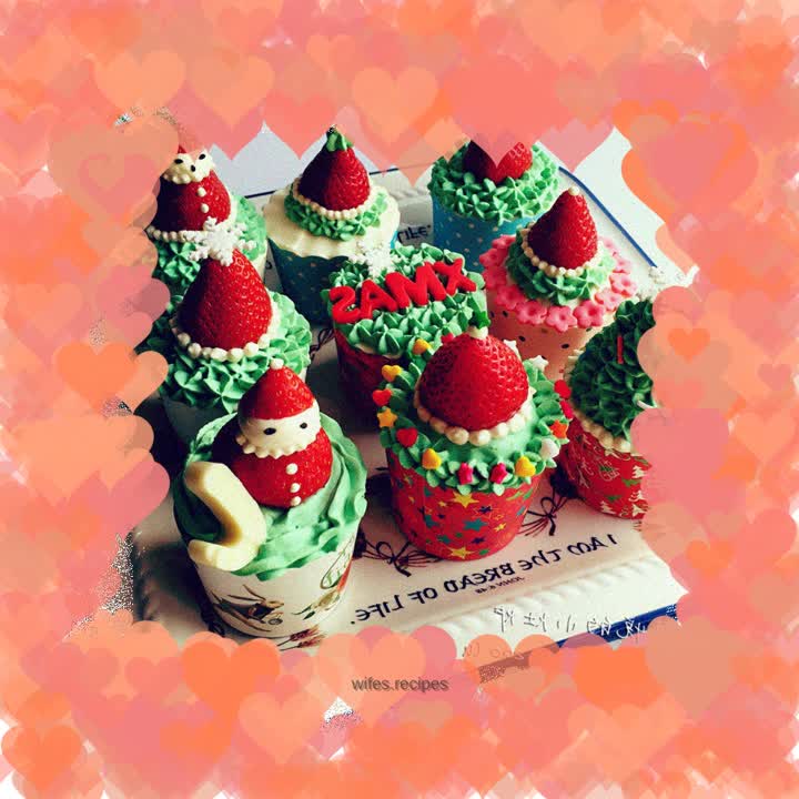 Christmas Cream Cupcakes