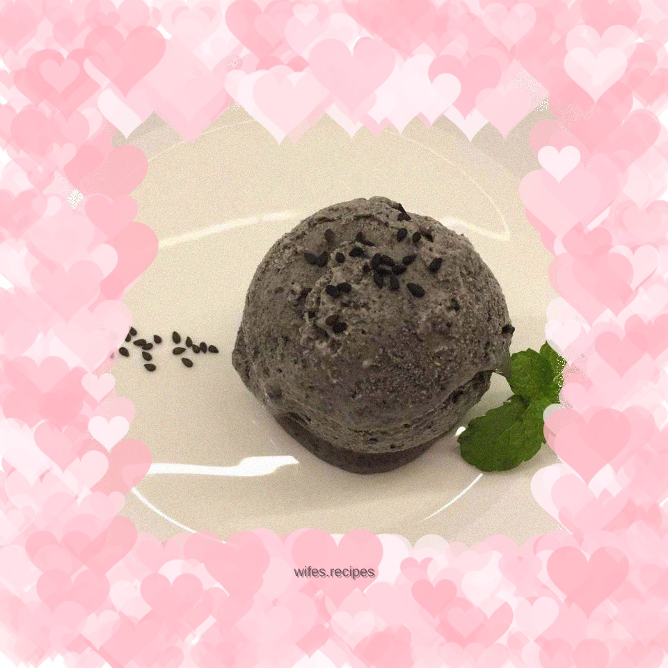 Black sesame ice cream