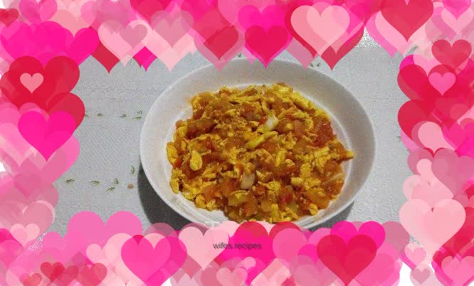 Scrambled eggs with tomatoes