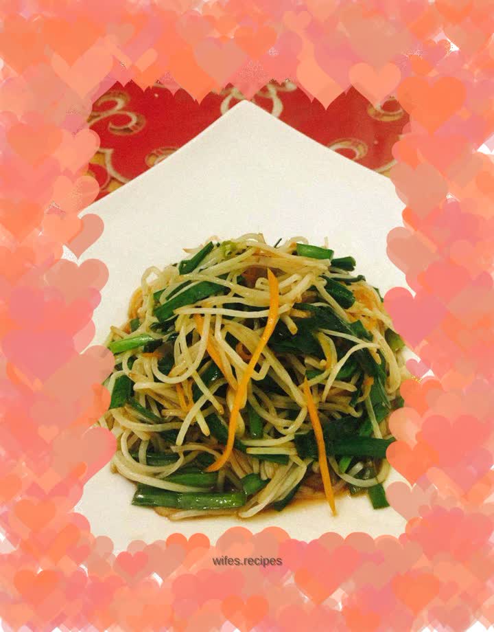Vegetarian fried mung bean sprouts