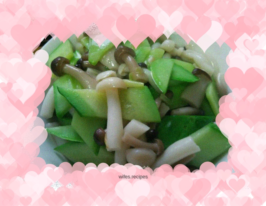 Stir-fried double mushrooms with cucumber
