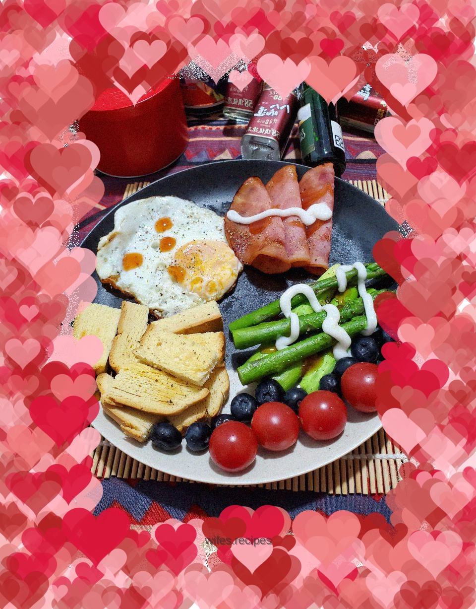 Toast, Omelette and Asparagus Salad