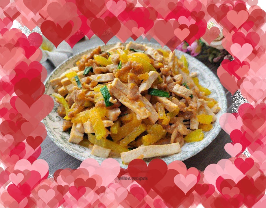 Stir-fried shredded pork with pumpkin and tofu