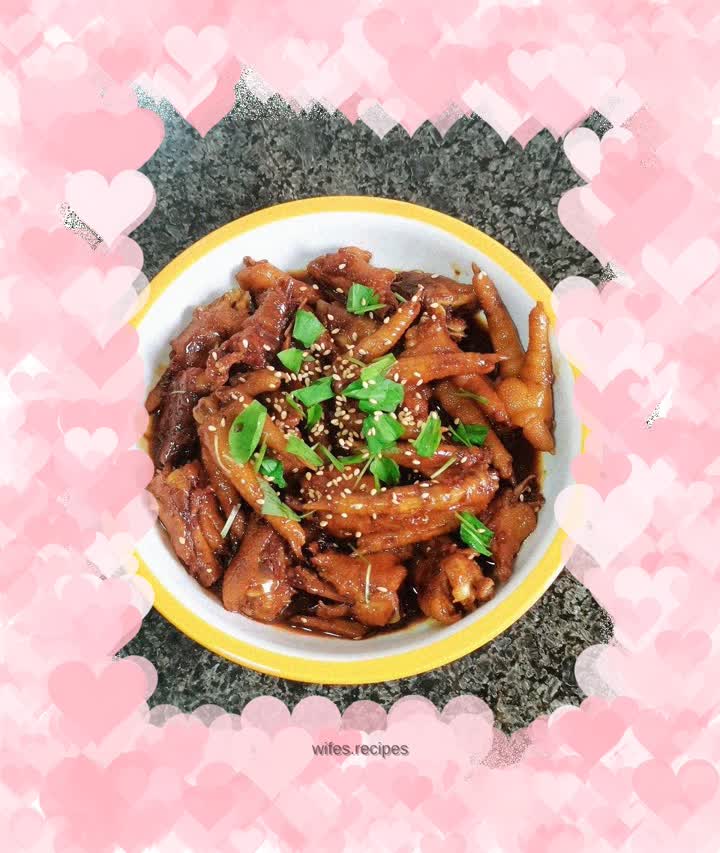Braised chicken feet