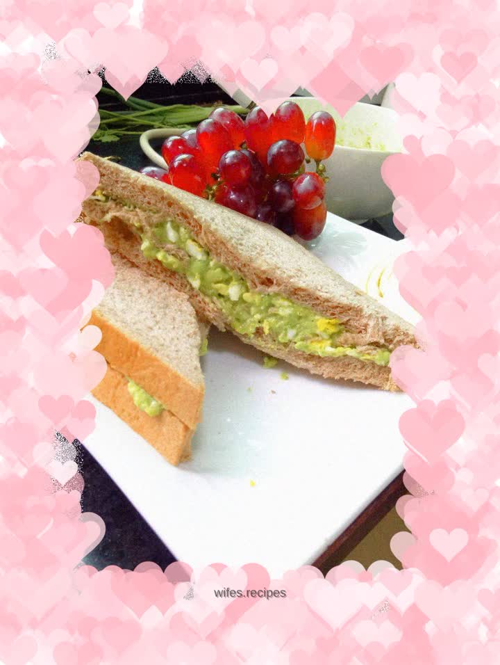 Avocado Salad Sandwich