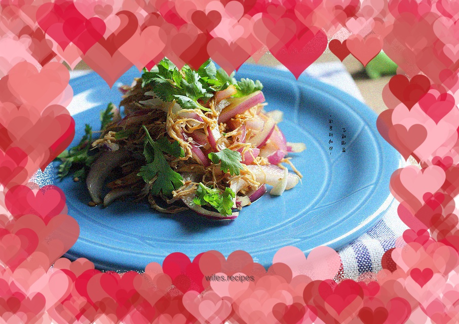 Onions mixed with shredded chicken