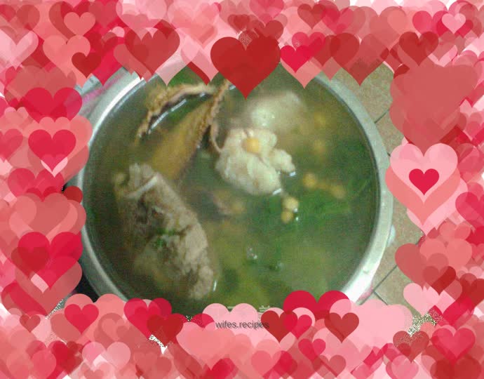 Braised pork bone soup with mustard greens and dried cuttlefish