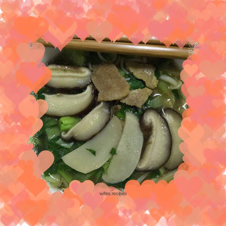 Mushroom and vegetable noodles