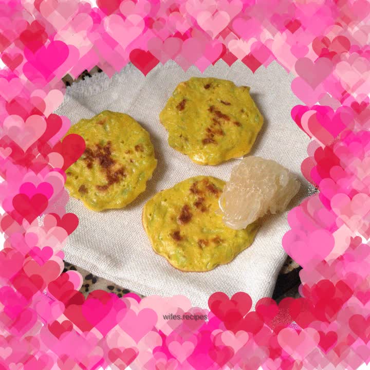 Baby loofah egg yolk cake