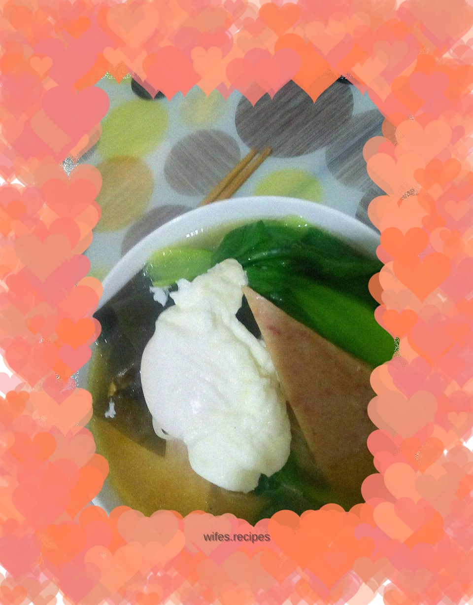 Light egg noodle soup