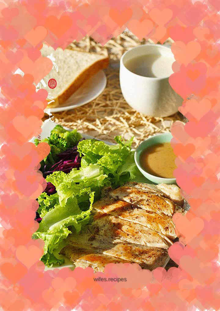 Chicken breast salad with oil and vinegar Thousand Island dressing