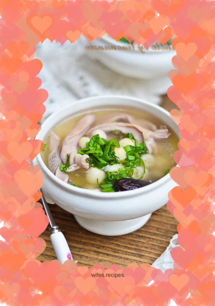 Pork belly braised with lotus seeds