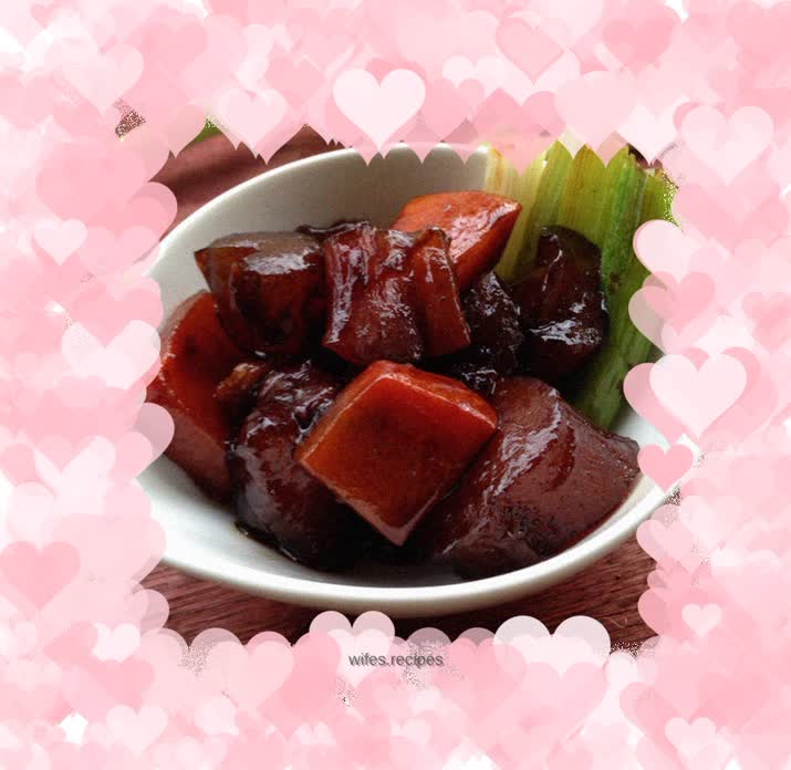 Braised pork tendons with green onions