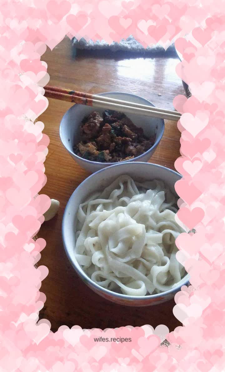 Hand-rolled noodles