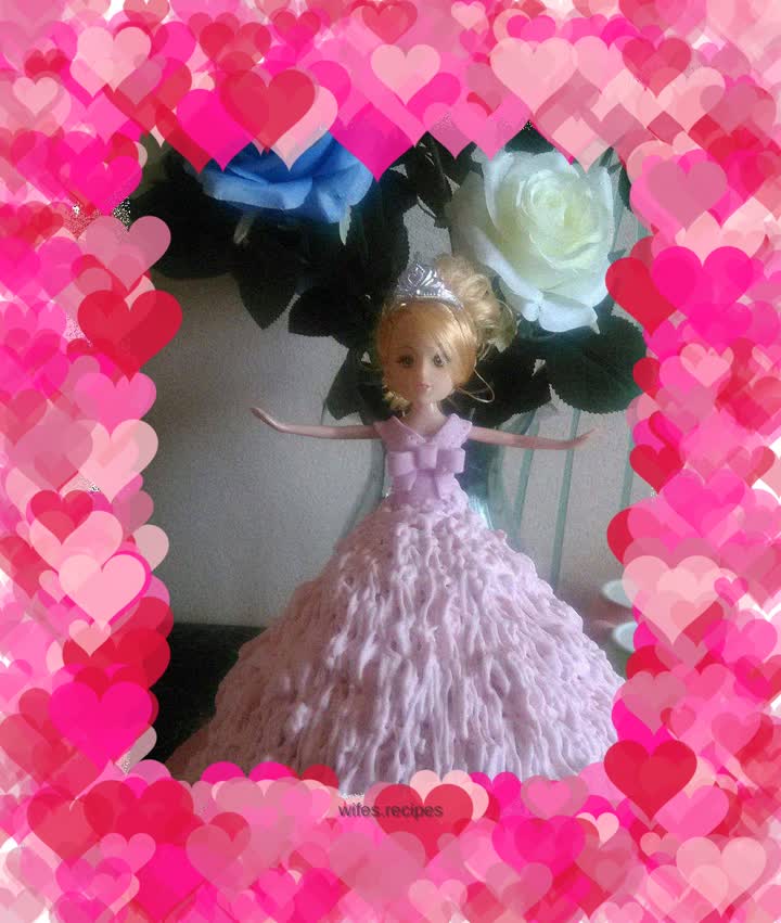 Barbie fondant cream cake