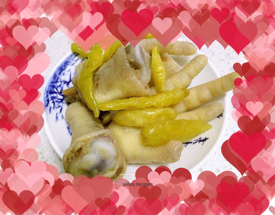 Pickled pepper chicken feet