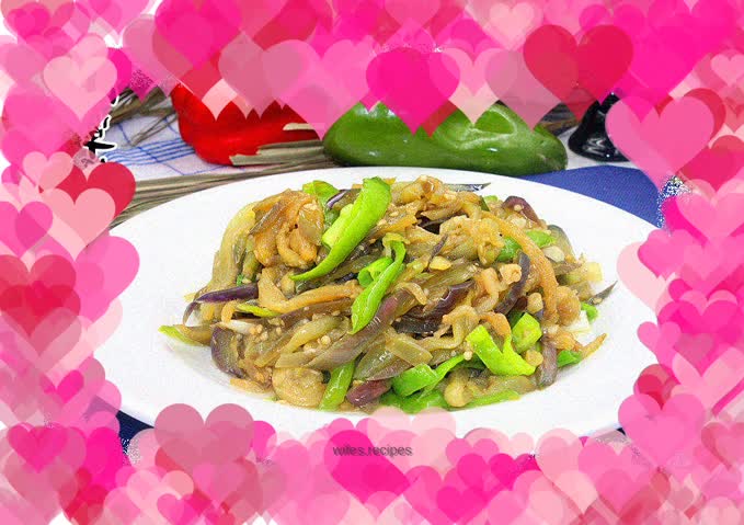 Stir-fried eggplant strips with pepper