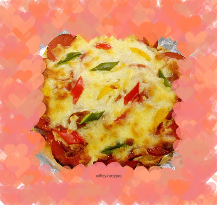 Ham and bell pepper pizza