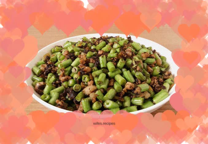 Olive vegetables, minced pork and beans