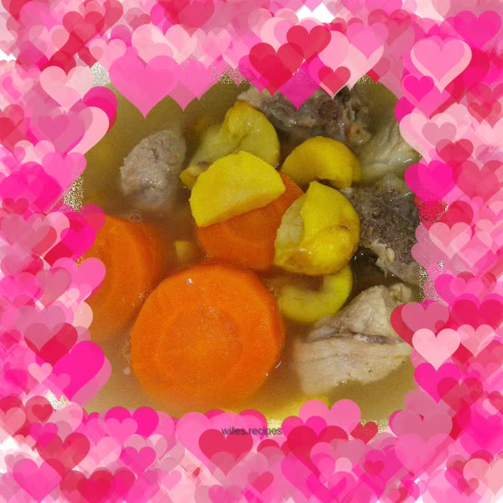 Chestnut, carrot and pork bone soup