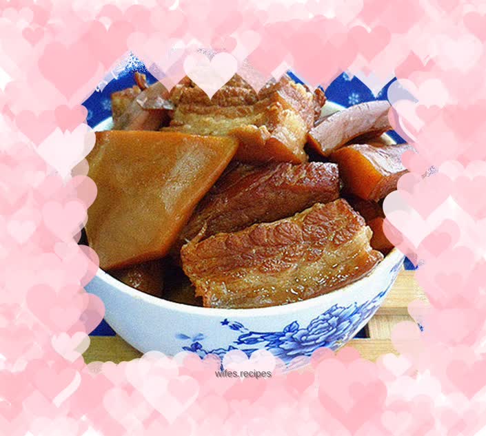 Stewed cuttlefish with pork belly