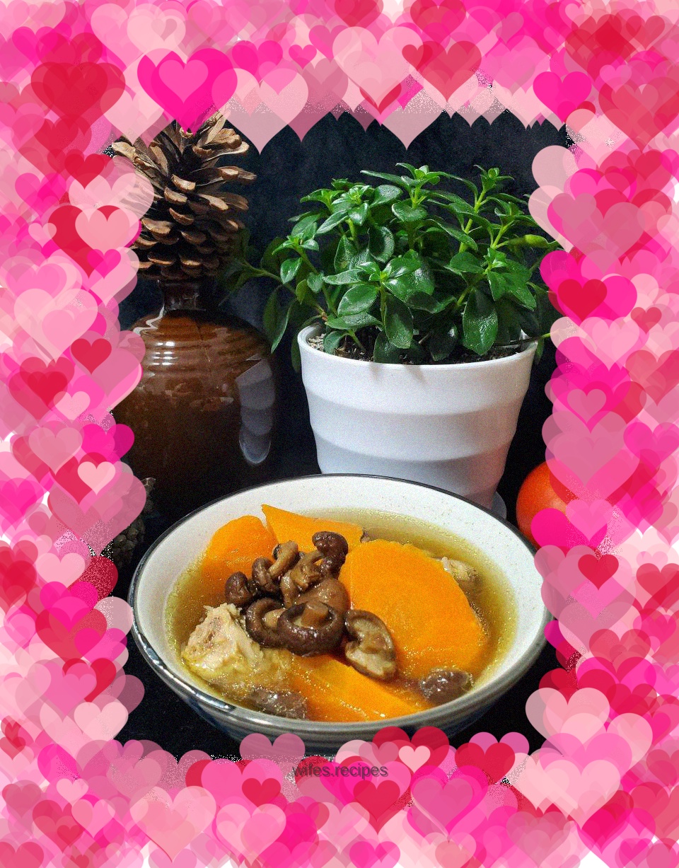 Carrot, Mushroom and Chicken Soup