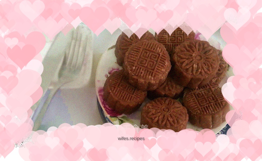 Red and green bean paste cake